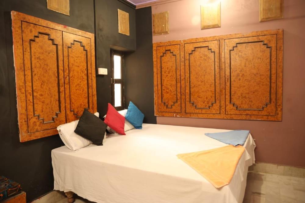 Santkripa Backpackers 400 Mtr From Railway Station Hostel Τζοντχπούρ Εξωτερικό φωτογραφία