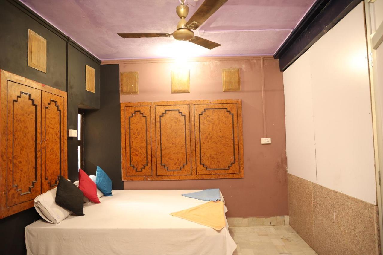 Santkripa Backpackers 400 Mtr From Railway Station Hostel Τζοντχπούρ Εξωτερικό φωτογραφία
