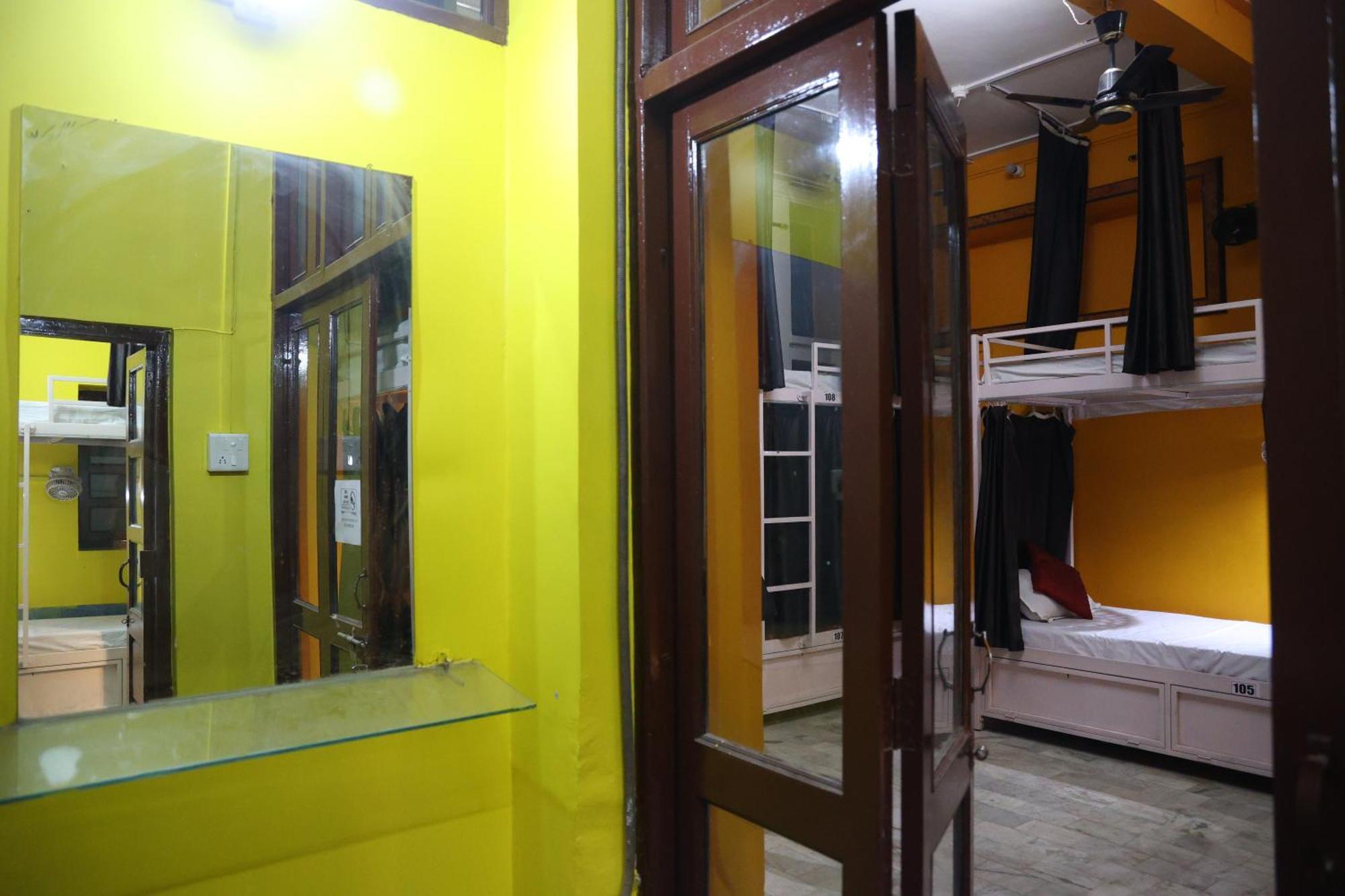 Santkripa Backpackers 400 Mtr From Railway Station Hostel Τζοντχπούρ Εξωτερικό φωτογραφία
